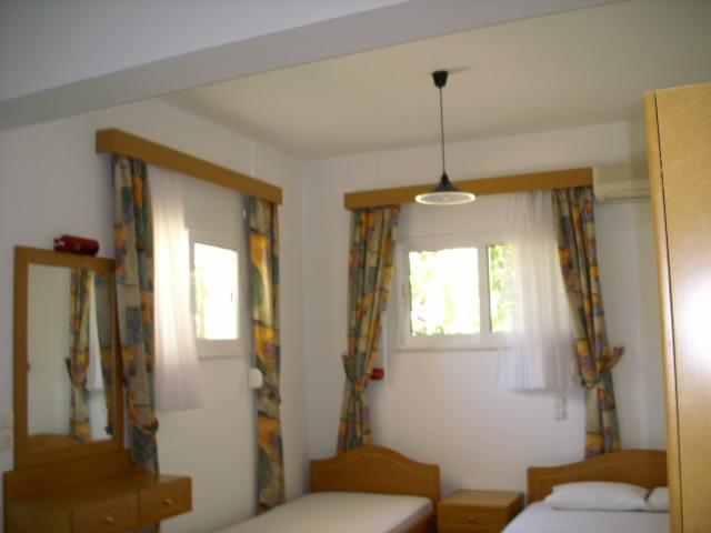 Xenos Apartments Кератокампос Екстериор снимка